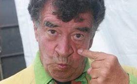 Morre aos 74 anos ator e humorista Clayton Silva, dono do famoso bordão “tô de olho no sinhô”