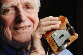 Morre aos 88 anos, Douglas Engelbart, o inventor do mouse