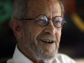 Após derrame, escritor Elmore Leonard morre aos 87 anos