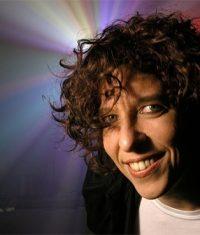 Homenagem do dia: Vange Leonel