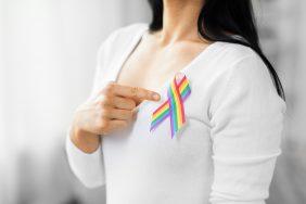 O que fazer para o dia do Orgulho LGBT+: Laço de fita arco-íris de conscientização