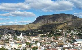 Cemitério Municipal de Pedra Azul – MG – 